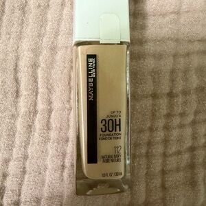 Maybelline Super Stay Foundation in Natural Ivory